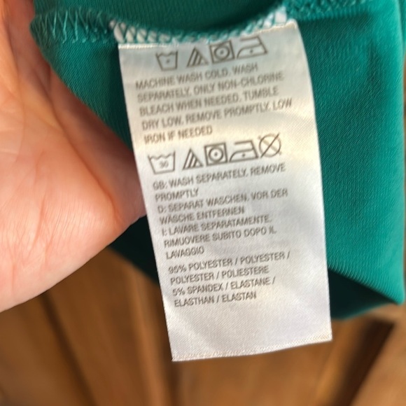 NWOT Susan Graver Liquid Knit short sleeve split neck top Green L - Picture 5 of 6